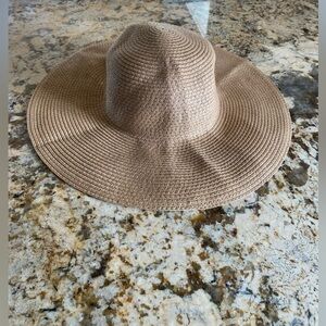 NWOT floppy tan beach hat